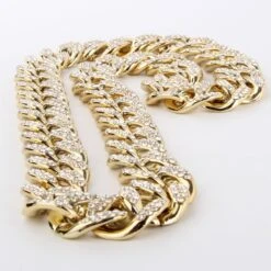 Gouden Schakelketting Met Steentjes