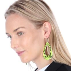 Neon Oorbellen Print Geel -Halloween Winkel oorbel neon kroko geel 3 gr